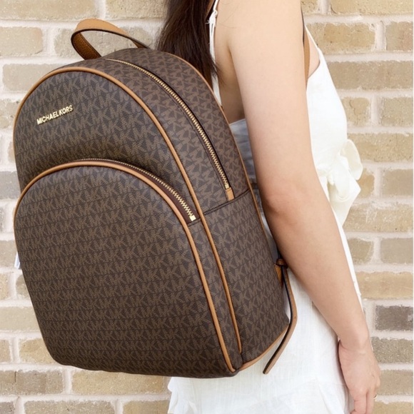 MICHAEL KORS MK LOGO BACKPACK in good condition!! - Picture 7 of 7